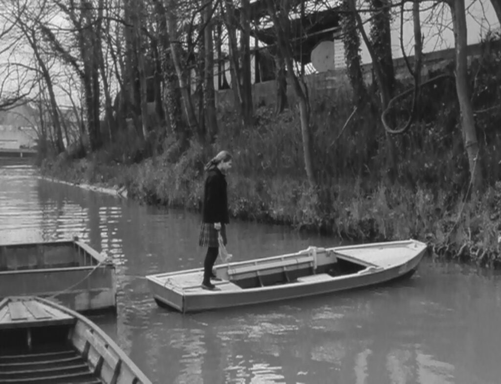 Band of Outsiders - Bande à part - Jean-Luc Godard - Odile - Anna Karina - boat - canal - Joinville-le-Pont