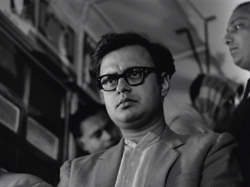 The Big City - Mahanagar - Satyajit Ray - Subrata - Anil Chatterjee - tram