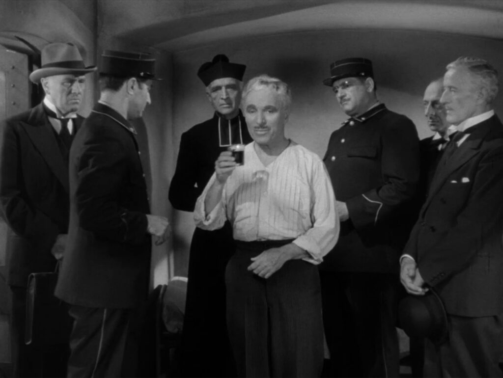 Monsieur Verdoux - Charles Chaplin - Charlie Chaplin - rum - priest