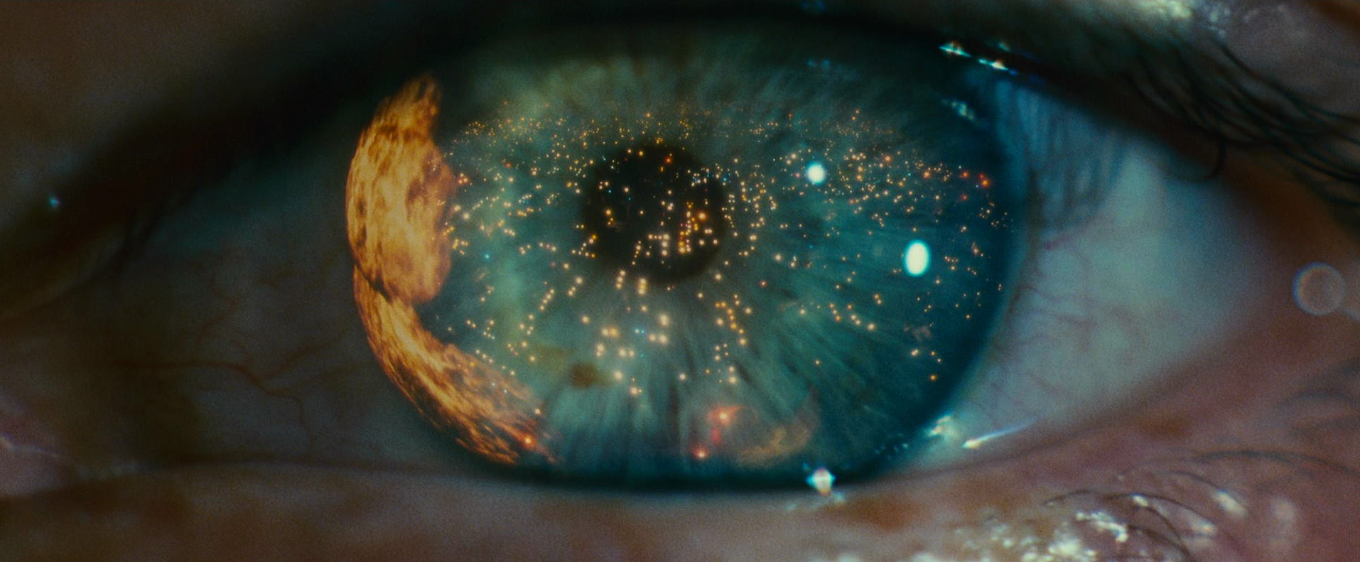 Blade Runner - Ridley Scott - eye - fire - reflection - opening