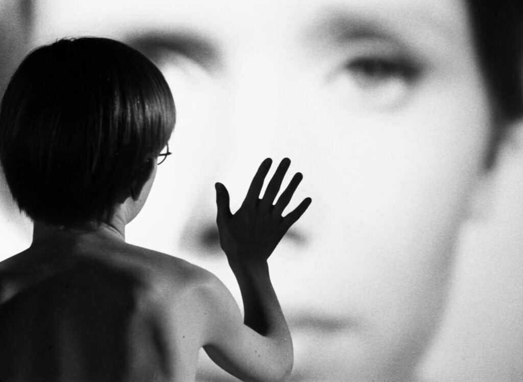 Persona - Ingmar Bergman - boy - mother - hand - screen - Jörgen Lindström