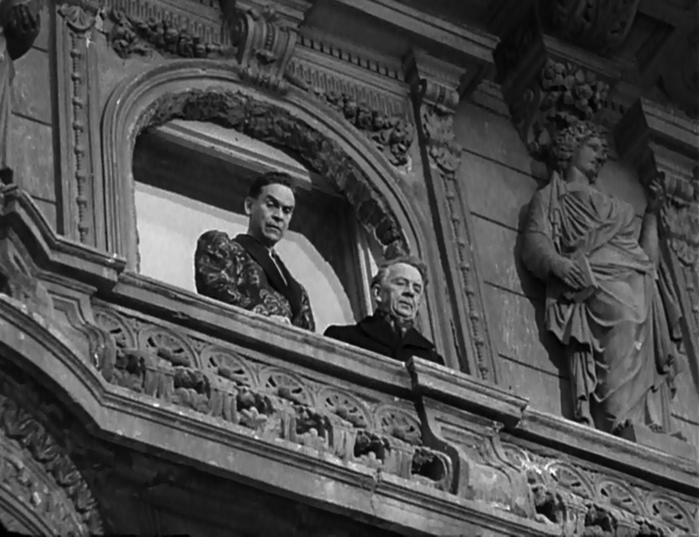 The Third Man - Carol Reed - Ernst Deutsch - Erich Ponto - Baron Kurtz - Dr. Winkel - balcony