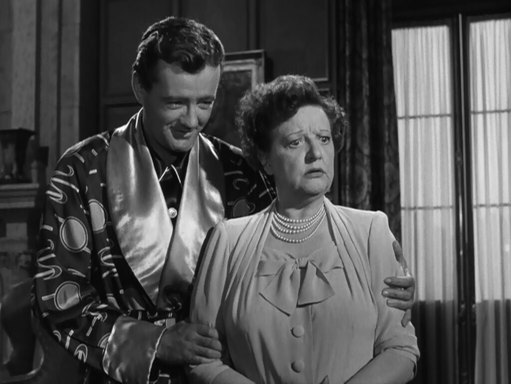 Strangers on a Train - Alfred Hitchcock - Marion Lorne - Robert Walker - Mrs. Antony - Bruno Antony - mother and son - painting - oedipal triangle