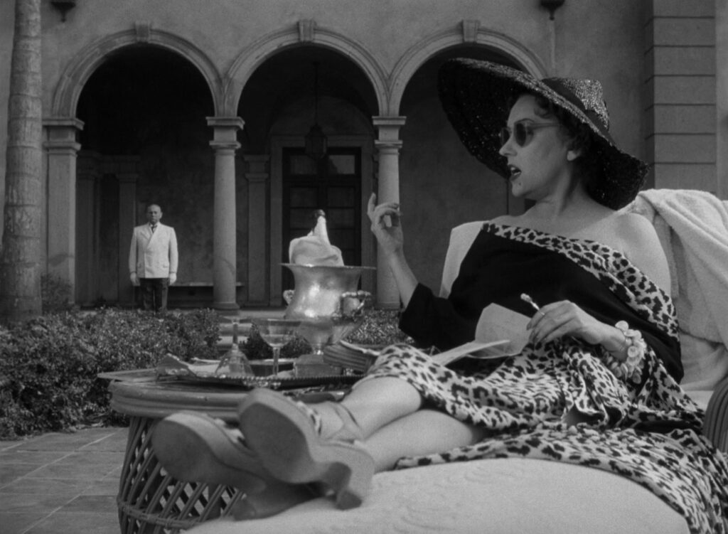 Sunset Boulevard - Billy Wilder - Erich von Stroheim - Gloria Swanson - Max von Mayerling - Norma Desmond - arches