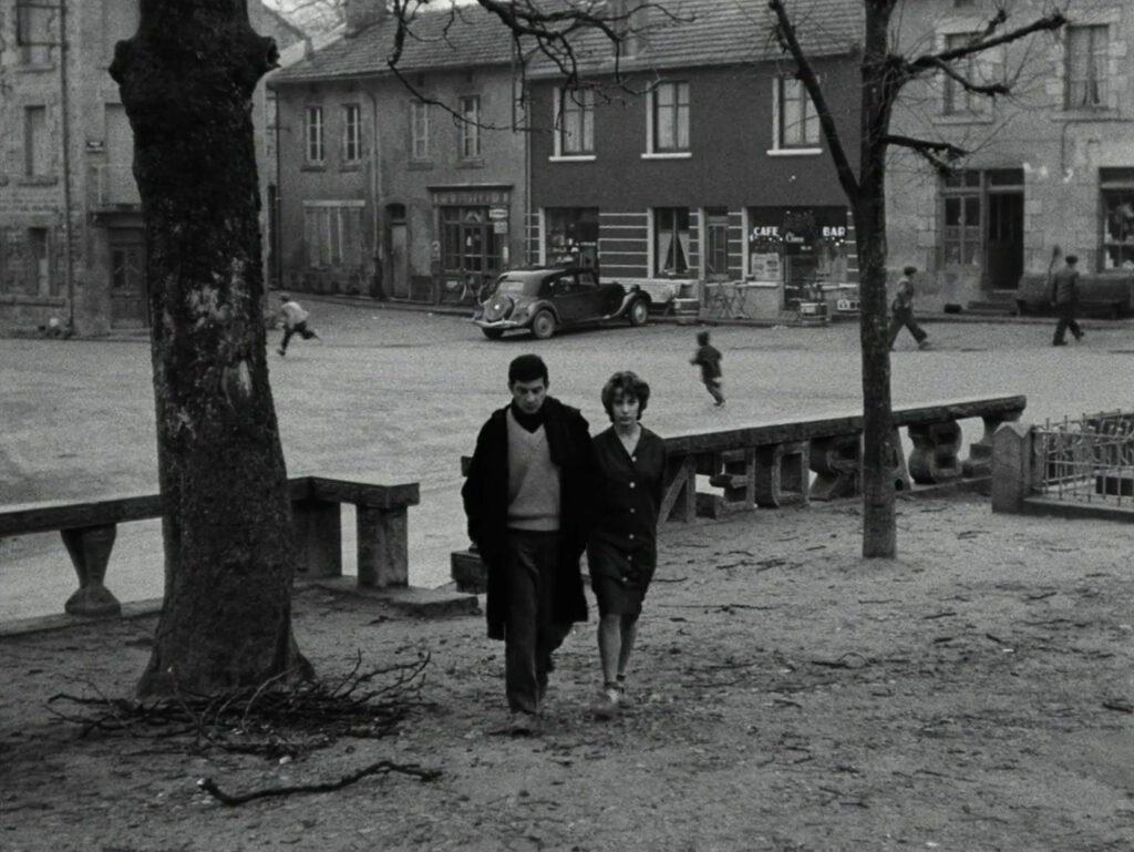 Le beau Serge - Claude Chabrol - Jean-Claude Brialy - Bernadette Lafont - François Bayon - Marie - Sardent village square