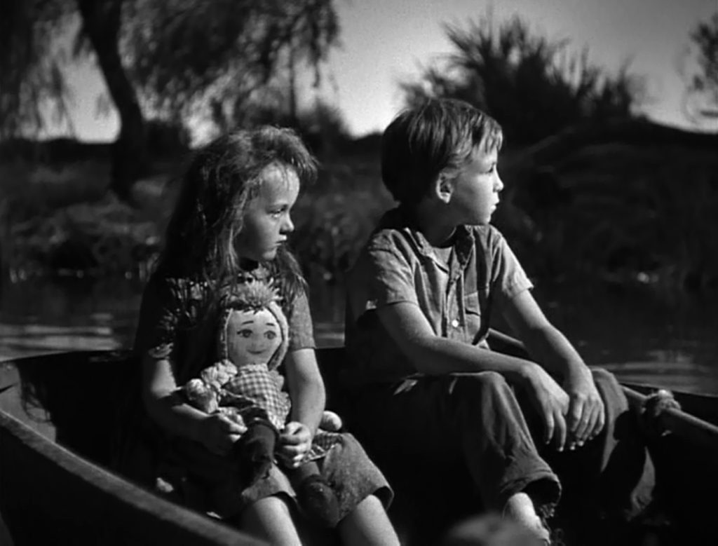 The Night of the Hunter - Charles Laughton - Sally Jane Bruce - Billy Chapin - Pearl Harper - John Harper - doll - boat